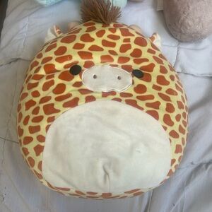 Giraffe squish mellow- Soft Yellow and Orange